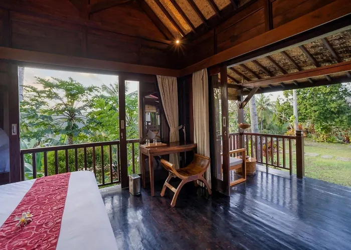 Lodge Amanuba Ersadeva *