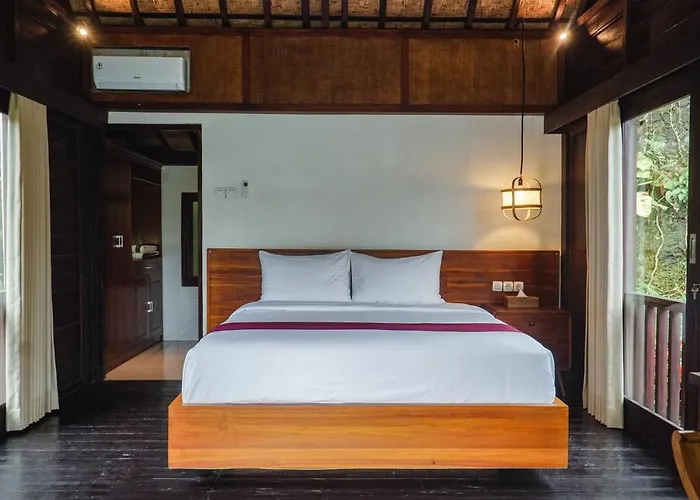 Lodge Amanuba Ersadeva *